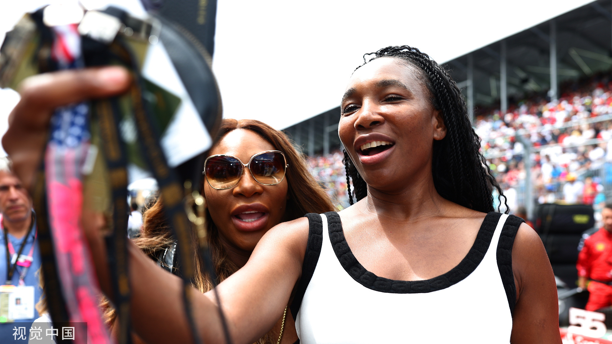 爱游戏APP-费德勒技术犯规送分，F1车队主帅怒摔战术板！的简单介绍