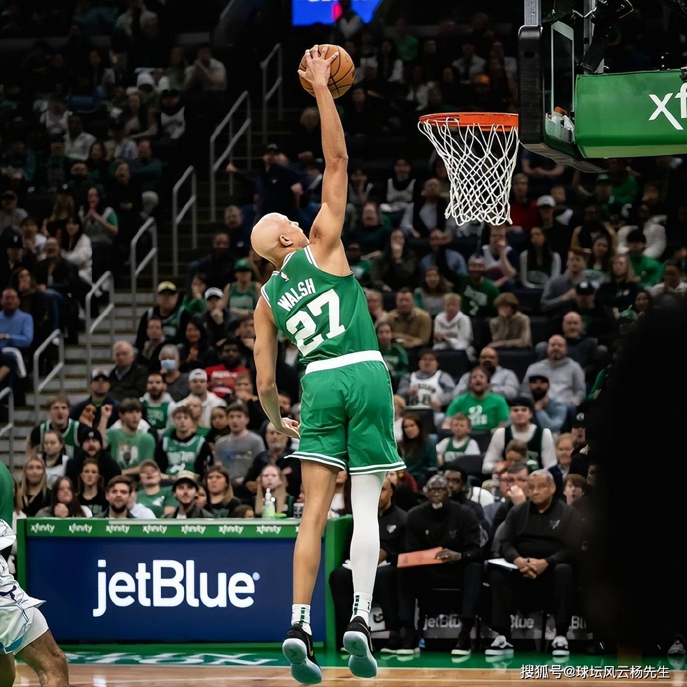 爱游戏在线-凯尔特人强势横扫羽毛球队晋级半决赛，状态火热！的简单介绍