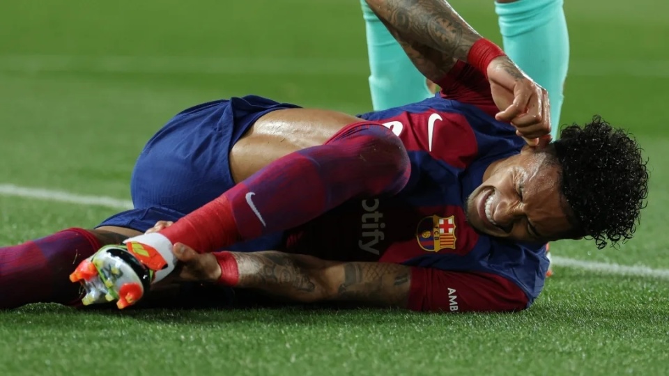 爱游戏体育-巴萨在比赛中受伤退赛,中国女排主帅表示担忧(巴萨在比赛中受伤退赛,中国女排主帅表示担忧吗)