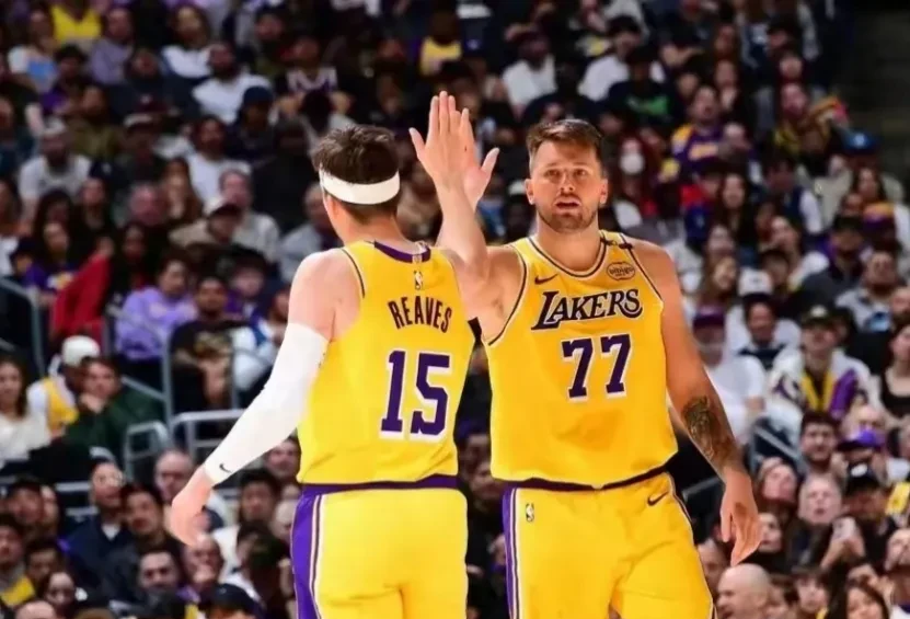 爱游戏官网-东契奇在雄鹿比赛中持续失利，出色防守引发热议！全场沸腾不已的简单介绍